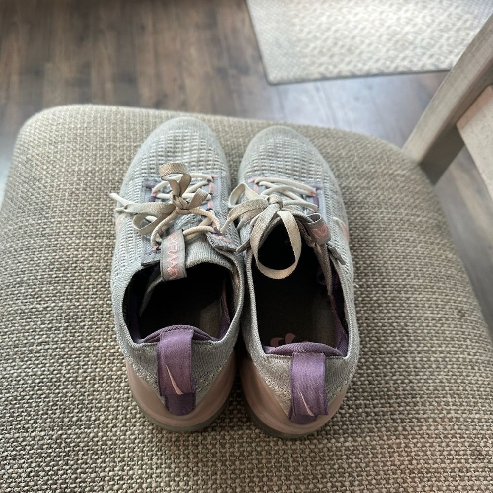 Kids Nike Vapormax Sneakers - Picture 3 of 5